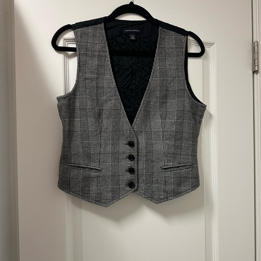 Women’s Size 6 Banana Republic Plaid Button Wool Vest